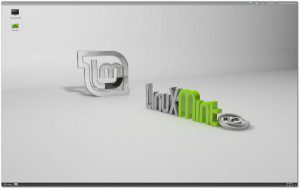 Linux Mint 12 Desktop