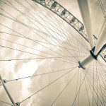 London Eye From Beneath von Fernando García