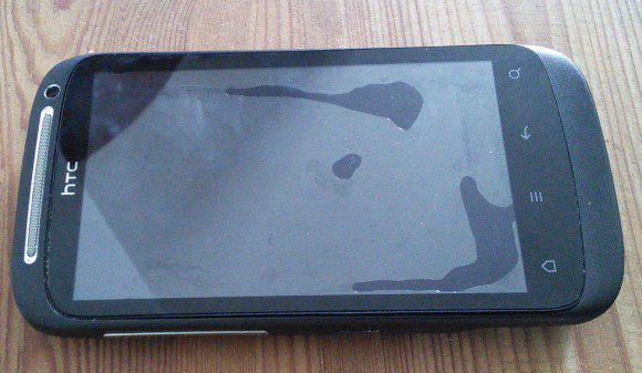 HTC Desire S: Wasser im Bildschirm