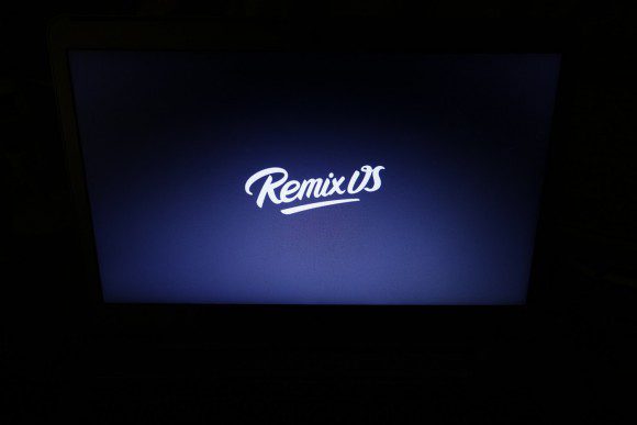 Das Remix OS Logo habe ich beim ersten Start lange gesehen