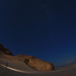 Meteorschauer Perseiden in der Wüste – unglaublich viele Sternschnuppen und ein schlafender Dino