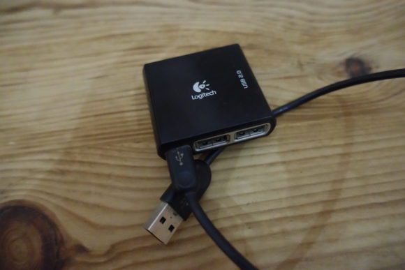 Ein alter USB-Hub von Logitech