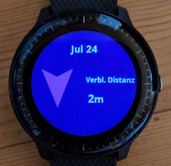 Die Smartwatch gibt die Richtung an