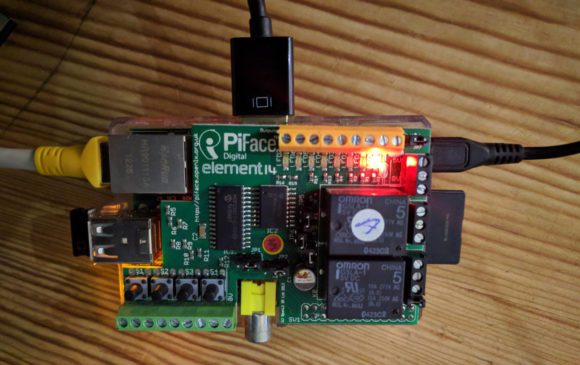 Ich schalte ein Nachtlicht mit einem PiFace Digital und einem Raspberry Pi B via Astral