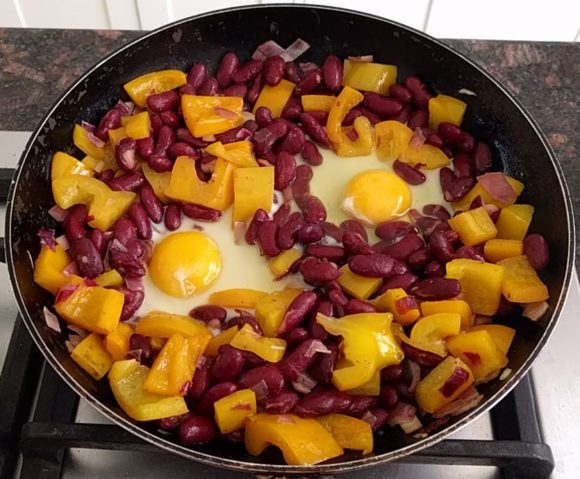 Shakshuka mit Bohnen