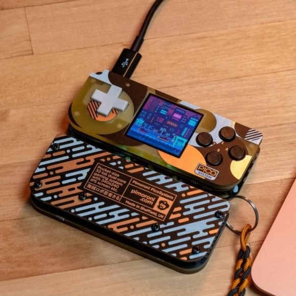 PicoSystem – die tragbare Spielekonsole basiert auf Raspberry Pi Pico (Quelle: pimoroni.com)